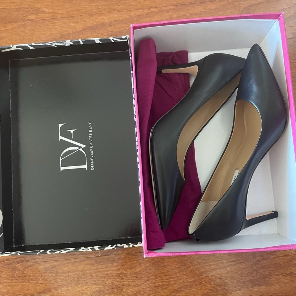 Diane Von Furstenberg leather hight heels